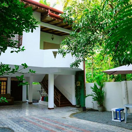 Eden Villa Hikkaduwa Bagian luar foto
